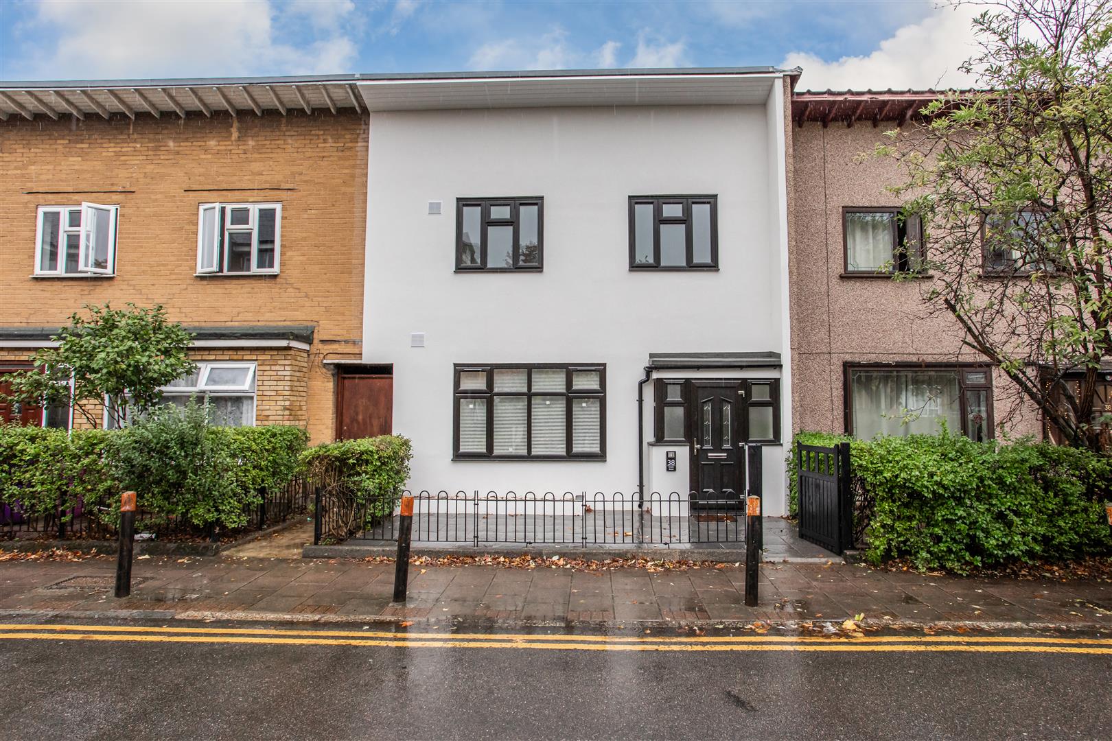 3 bed property in Ernest Street, Stepney Green